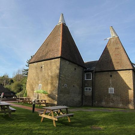 Yha Medway Hostel Gillingham  Ngoại thất bức ảnh