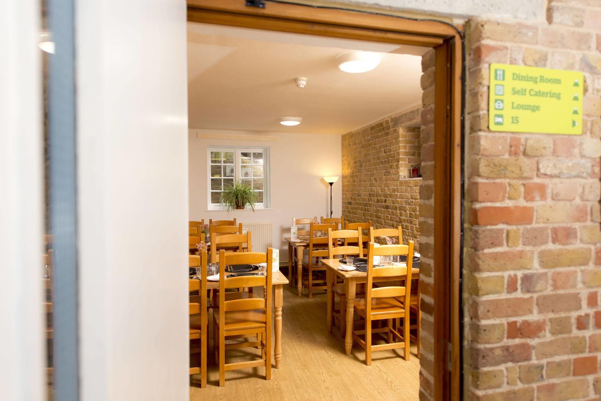 Yha Medway Hostel Gillingham  Ngoại thất bức ảnh