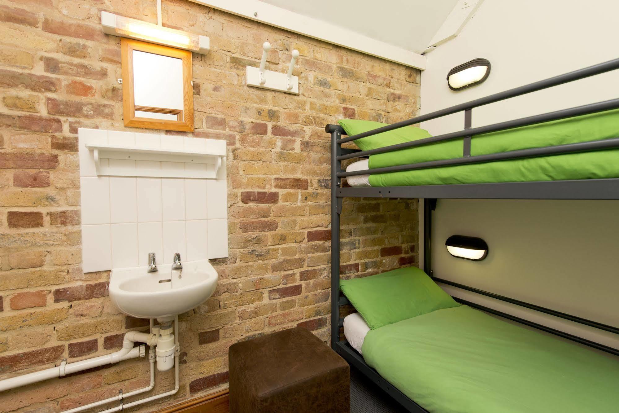 Yha Medway Hostel Gillingham  Ngoại thất bức ảnh